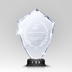 Prix-de-l'entrepreneur-de-l'année-EY-omerin
